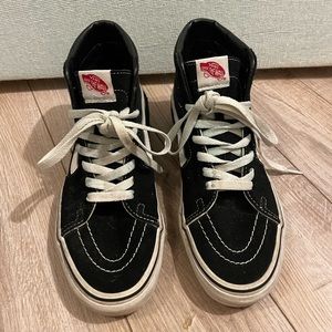 Vans Filmore high top skate shoes.